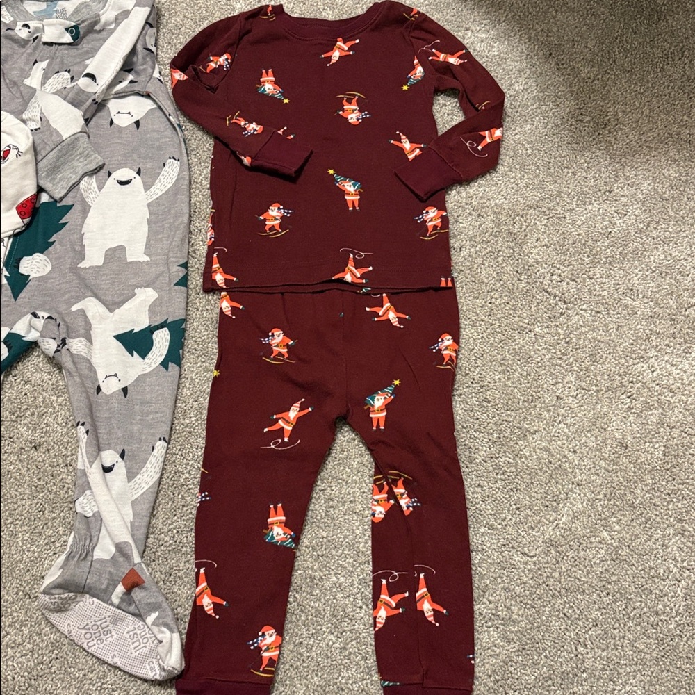Infant name brand Christmas/winter Pajamas lot 18 months - Picture 2 of 12